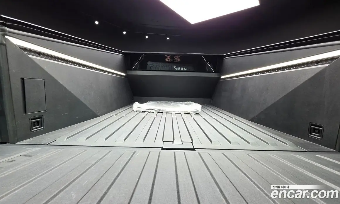 Tesla Cybertruck 2025 0.2 АКПП, фото 20