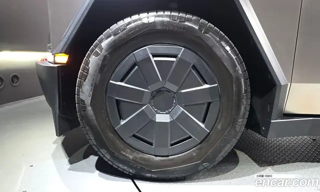 Tesla Cybertruck 2025 0.2 АКПП, миниатюра 5