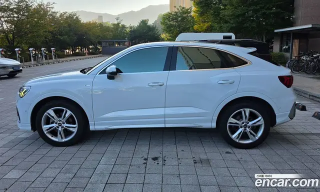 Audi Q3 2022 2.0 АКПП, миниатюра 7