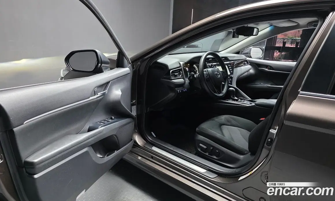 Toyota Camry 2019 2.5 АКПП, фото 13