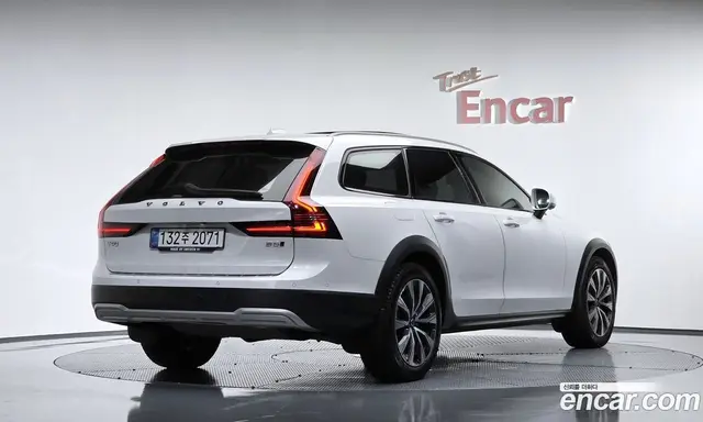 Volvo V90, 2021, 105 179 км