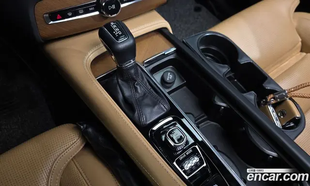 Volvo XC90 2018 2.0 АКПП, миниатюра 9