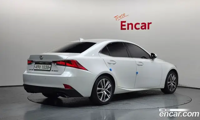 Lexus IS 2017 2.0 АКПП, миниатюра 2 Lexus IS 2017 2.0 АКПП, миниатюра 2