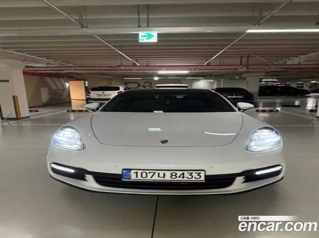 Porsche Panamera, 2018, 234 404 км