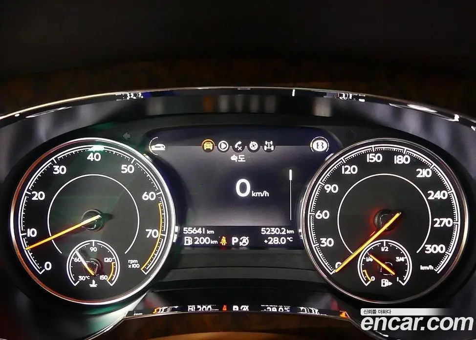 Bentley Bentayga 2017 6.0 АКПП, фото 6