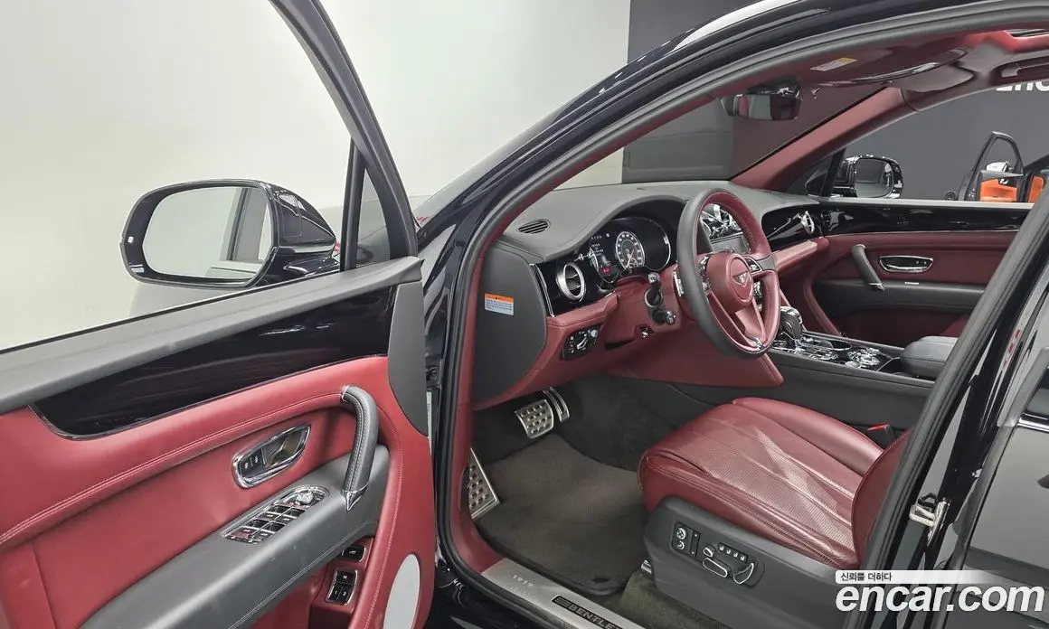 Bentley Bentayga 2019 4.0 АКПП, фото 13