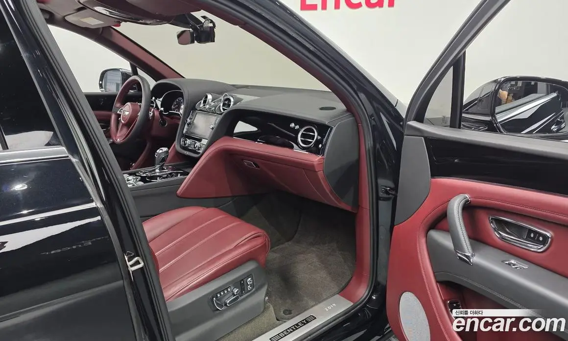 Bentley Bentayga 2019 4.0 АКПП, фото 17