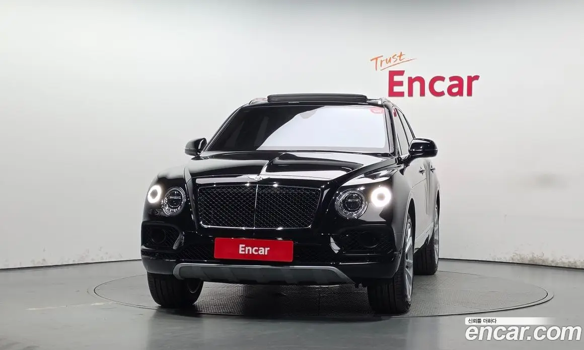 Bentley Bentayga 2019 4.0 АКПП, фото 3