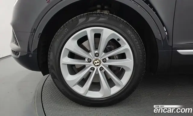 Bentley Bentayga 2019 4.0 АКПП, миниатюра 5