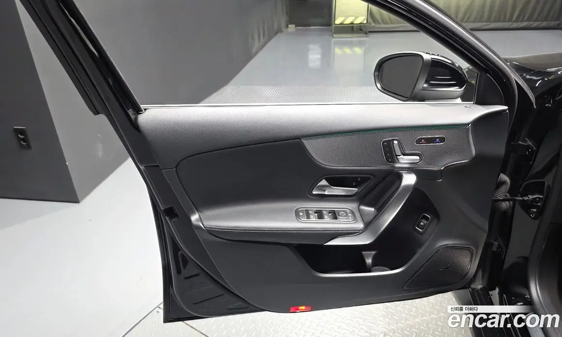 Mercedes-Benz A-Class 2021 2.0 АКПП, фото 14