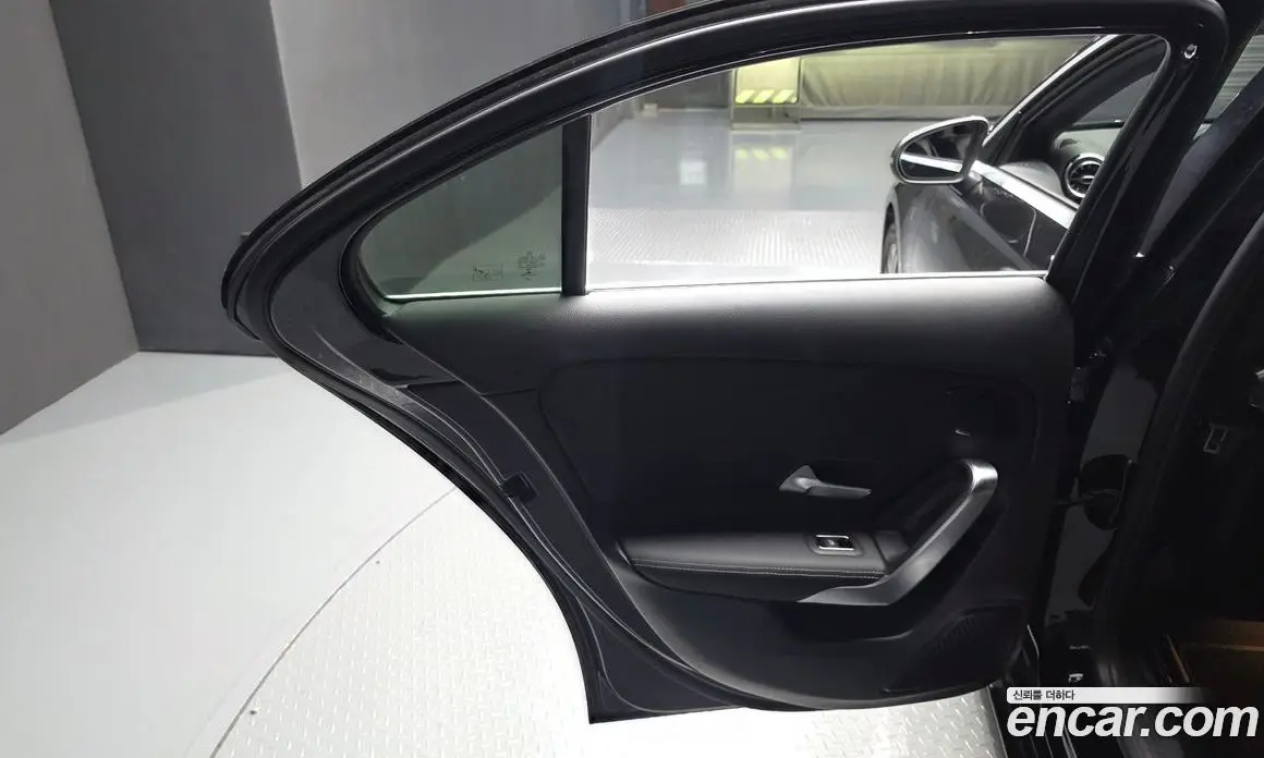 Mercedes-Benz A-Class 2021 2.0 АКПП, фото 15