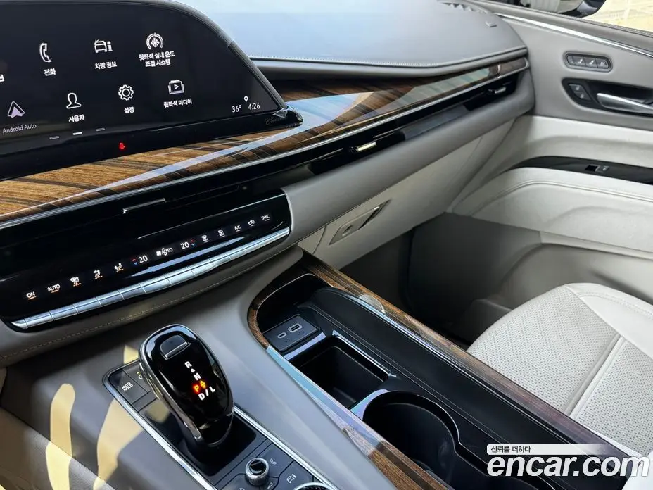 Cadillac Escalade 2023 6.2 АКПП, фото 11