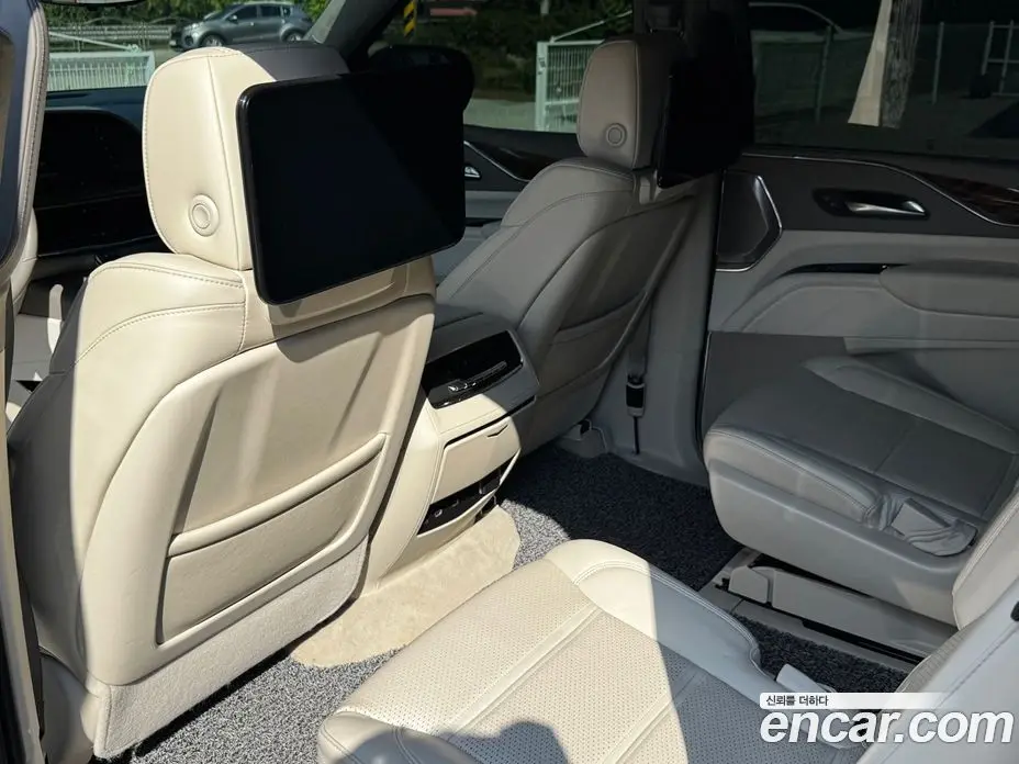 Cadillac Escalade 2023 6.2 АКПП, фото 5