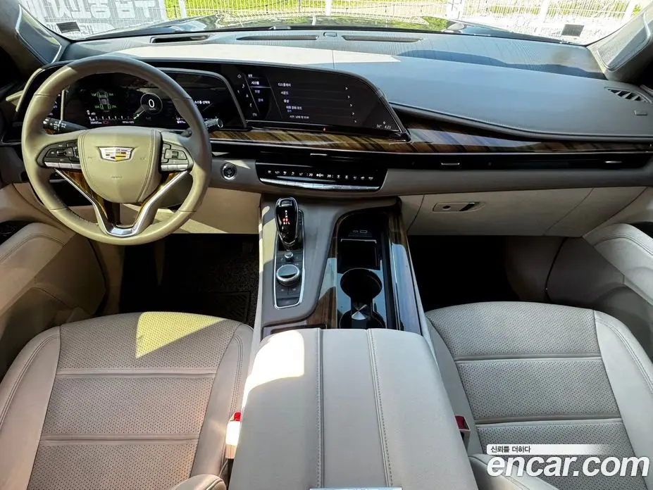 Cadillac Escalade 2023 6.2 АКПП, фото 8