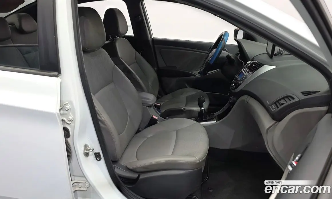 Hyundai Accent 2011 1.6 МКПП, фото 11