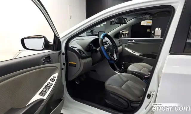 Hyundai Accent 2011 1.6 МКПП, миниатюра 10