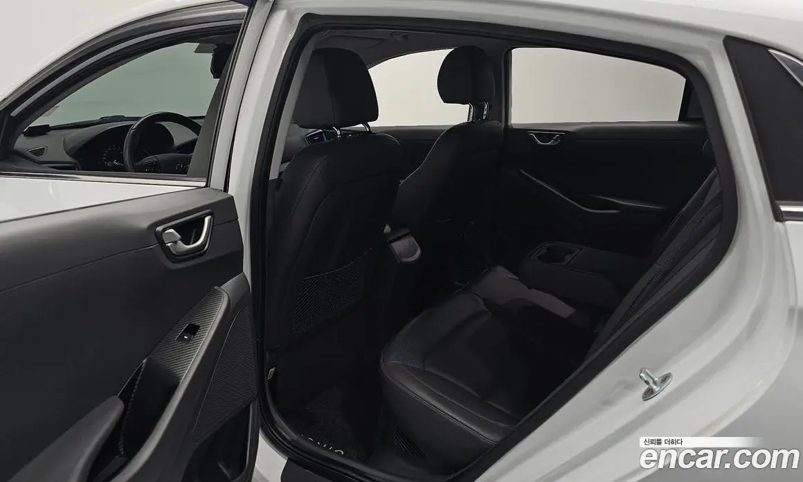 Hyundai Ioniq 2016 1.6 АКПП, фото 12