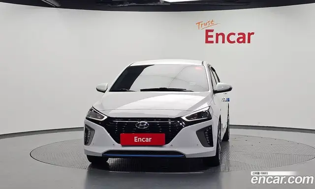 Hyundai Ioniq 2016 1.6 АКПП, миниатюра 3