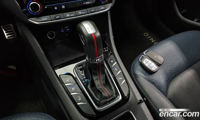 Hyundai Ioniq 2016 1.6 АКПП, миниатюра 9