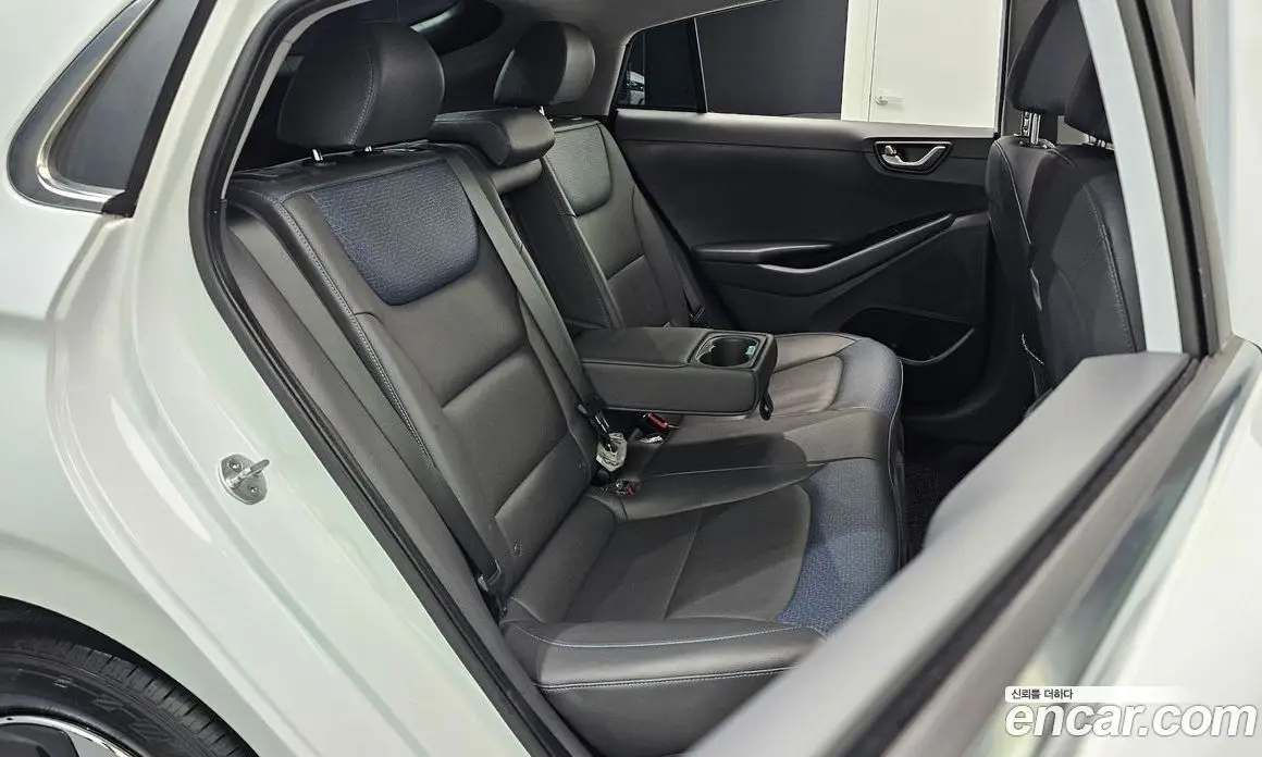 Hyundai Ioniq 2017 1.6 АКПП, фото 11