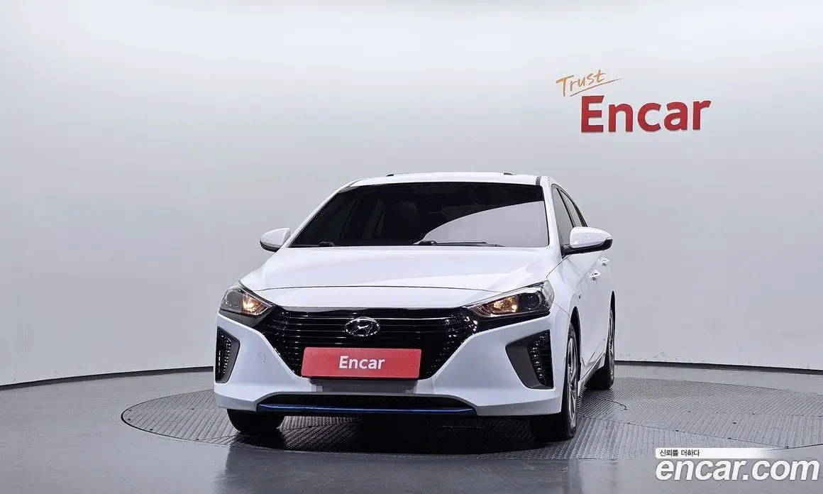 Hyundai Ioniq 2017 1.6 АКПП, фото 3