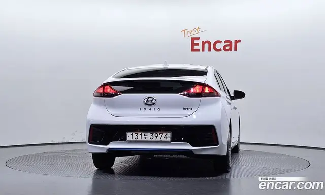 Hyundai Ioniq 2017 1.6 АКПП, миниатюра 4