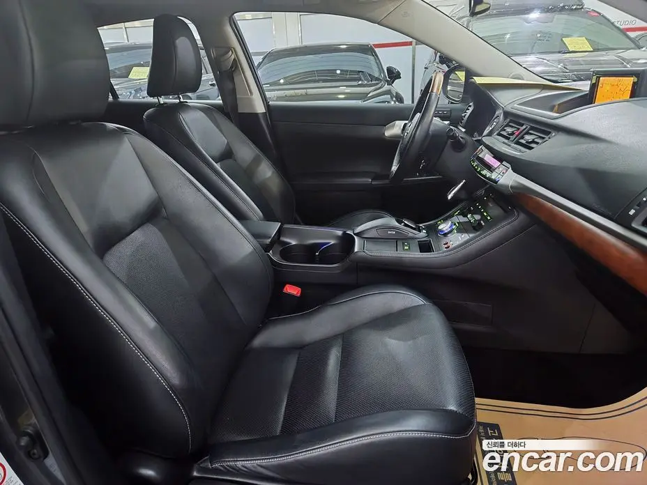 Lexus CT200h 2012 1.8 АКПП, фото 16