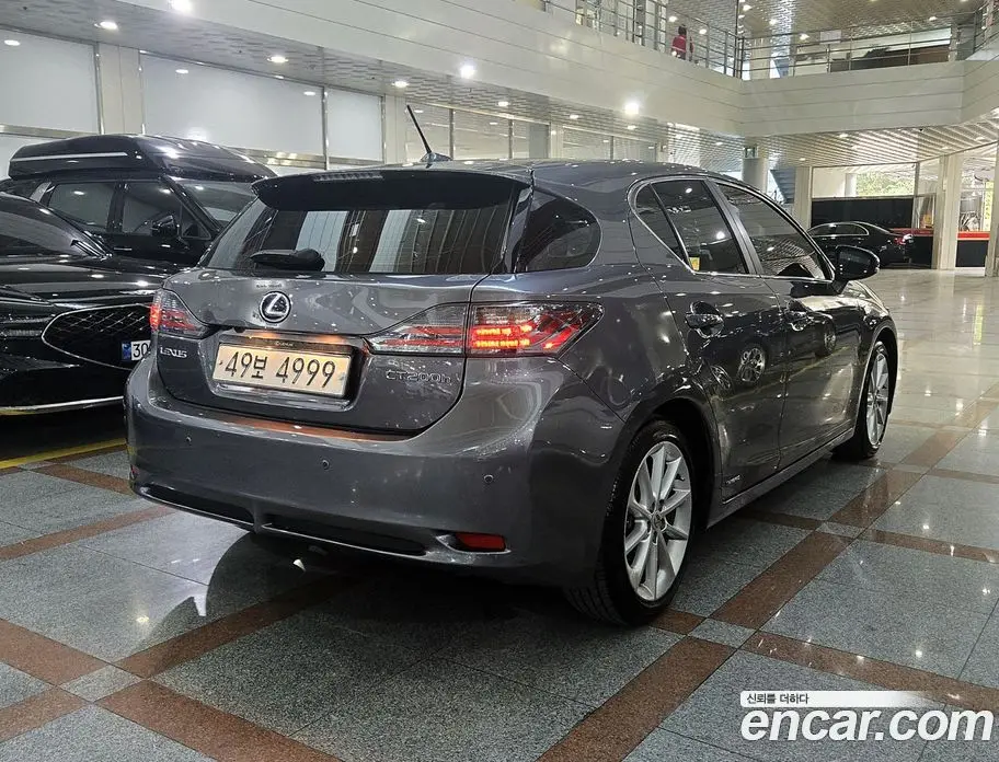 Lexus CT200h 2012 1.8 АКПП, фото 4