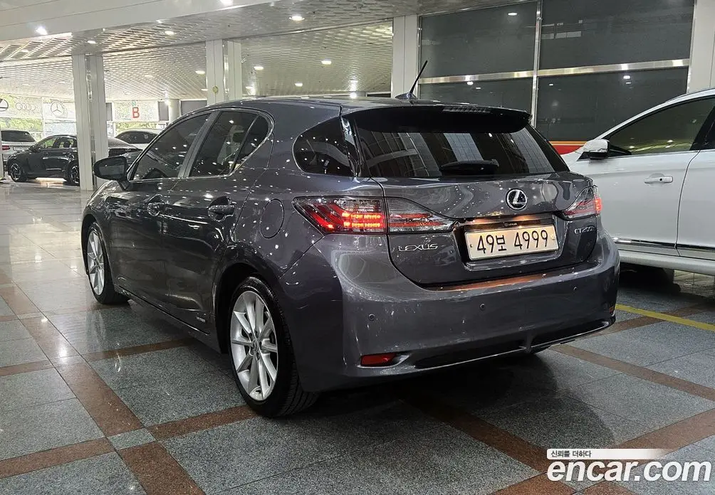 Lexus CT200h 2012 1.8 АКПП, фото 6