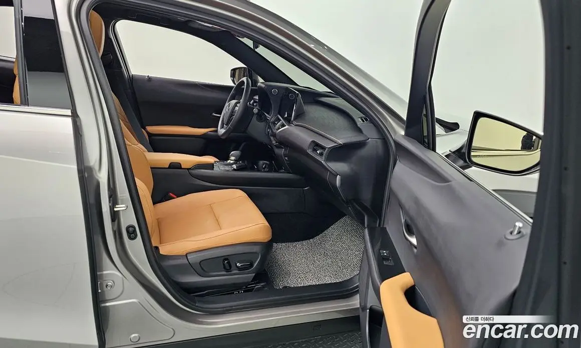Lexus UX 2025 2.0 АКПП, фото 12