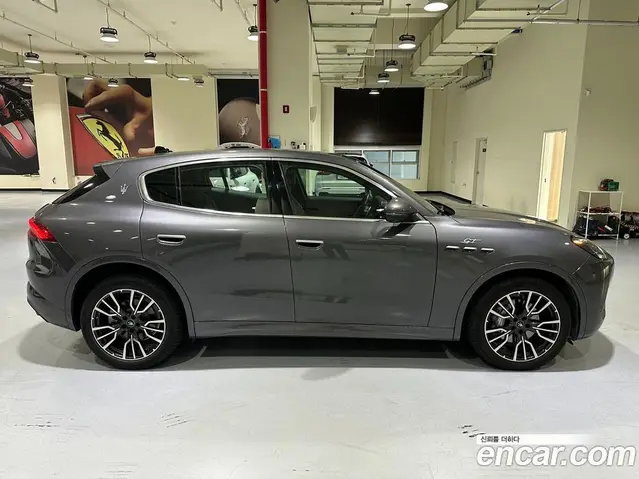 Maserati Grecale 2024 2.0 АКПП, миниатюра 3 Maserati Grecale 2024 2.0 АКПП, миниатюра 3