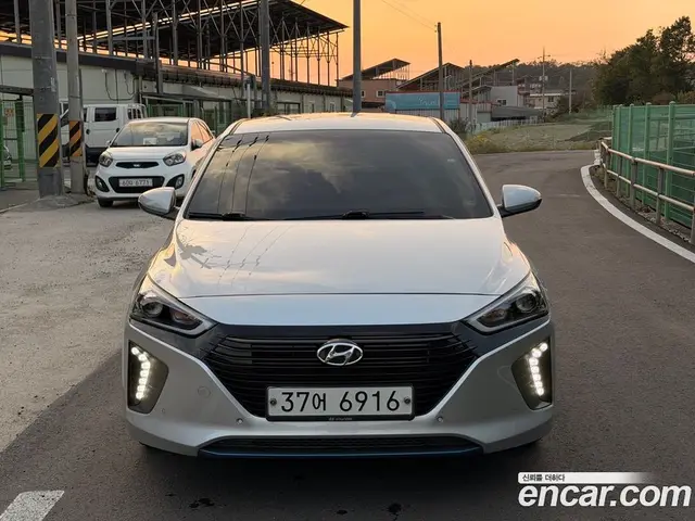 Hyundai Ioniq 2017 1.6 АКПП, миниатюра 2