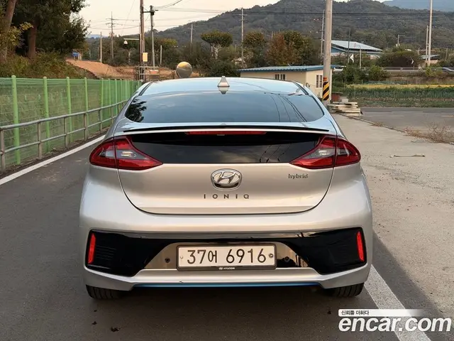 Hyundai Ioniq 2017 1.6 АКПП, миниатюра 5