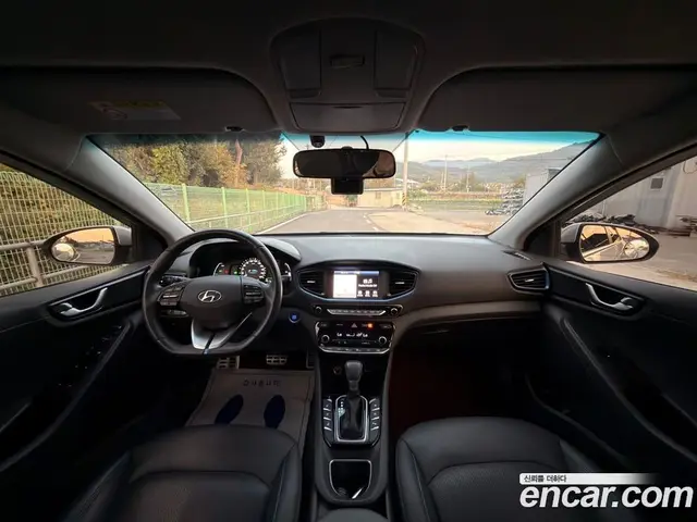 Hyundai Ioniq 2017 1.6 АКПП, миниатюра 9