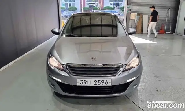 Peugeot 308 2015 2.0 АКПП, миниатюра 3