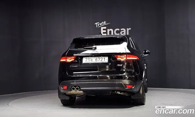 Jaguar F-Pace 2018 2.0 АКПП, миниатюра 4 Jaguar F-Pace 2018 2.0 АКПП, миниатюра 4