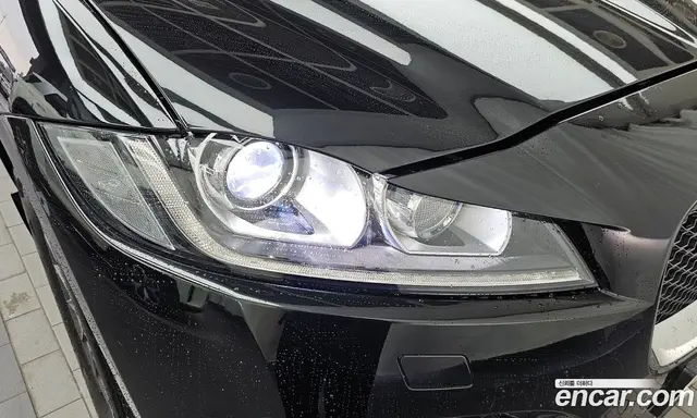 Jaguar F-Pace 2018 2.0 АКПП, миниатюра 8 Jaguar F-Pace 2018 2.0 АКПП, миниатюра 8