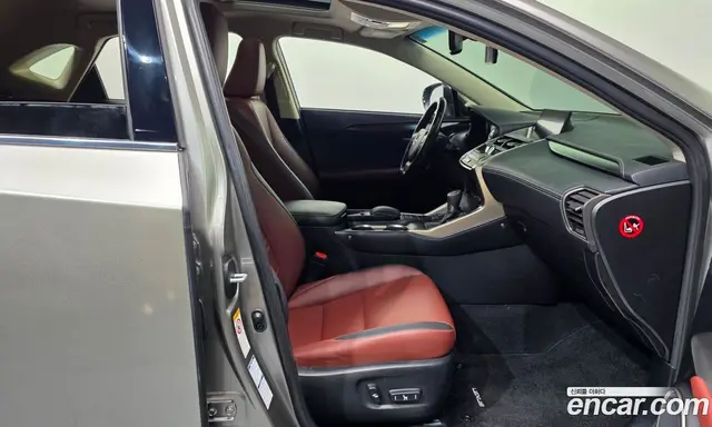Lexus NX 2016 2.5 АКПП, миниатюра 11 Lexus NX 2016 2.5 АКПП, миниатюра 11