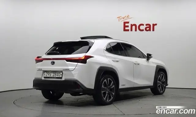 Lexus UX, 2019, 85 618 км