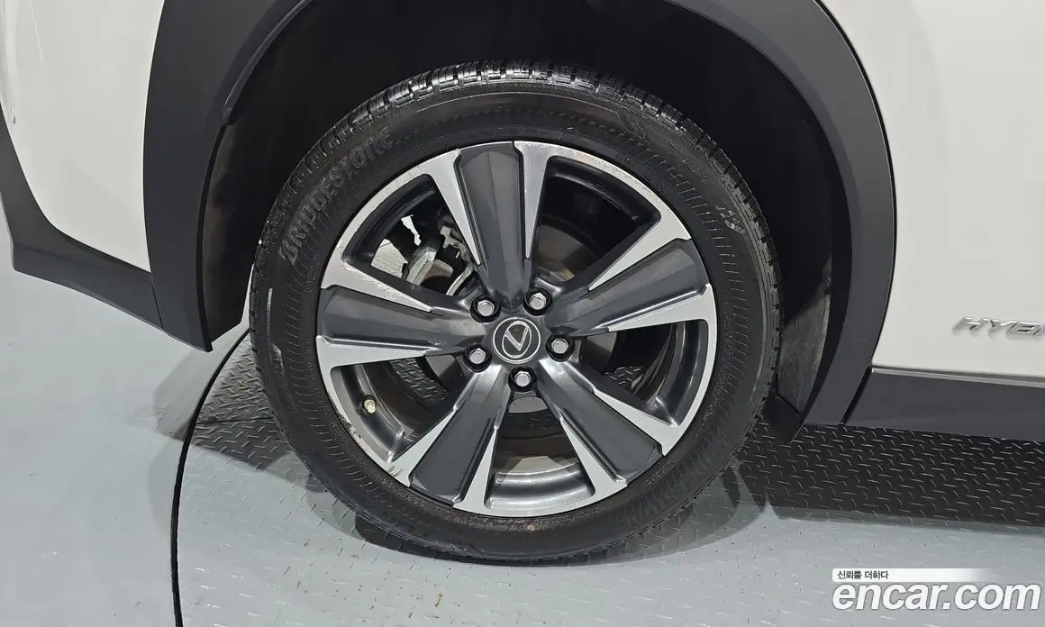 Lexus UX 2019 2.0 АКПП, фото 4 Lexus UX 2019 2.0 АКПП, фото 4