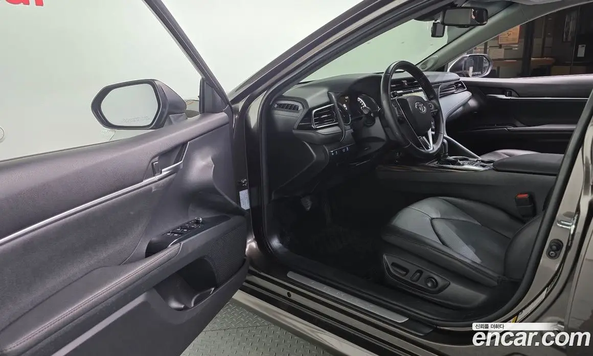 Toyota Camry 2018 2.5 АКПП, фото 10
