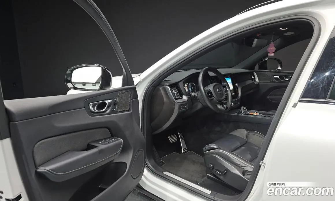 Volvo XC60 2020 2.0 АКПП, фото 10 Volvo XC60 2020 2.0 АКПП, фото 10