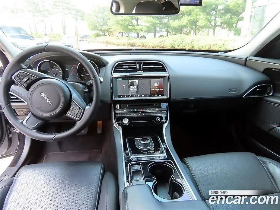 Jaguar XE 2017 2.0 АКПП, фото 7 Jaguar XE 2017 2.0 АКПП, фото 7
