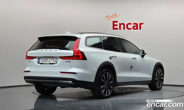 Volvo V60 2023 2.0 АКПП, миниатюра 2
