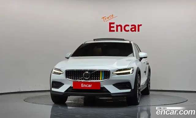 Volvo V60 2023 2.0 АКПП, миниатюра 3