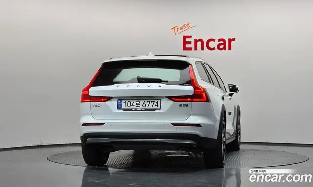 Volvo V60 2023 2.0 АКПП, миниатюра 4