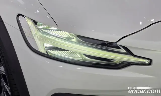 Volvo V60 2023 2.0 АКПП, миниатюра 8