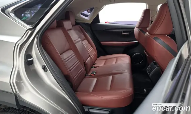 Lexus NX 2016 2.5 АКПП, миниатюра 11 Lexus NX 2016 2.5 АКПП, миниатюра 11