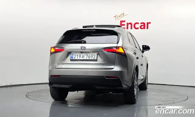 Lexus NX 2016 2.5 АКПП, миниатюра 4 Lexus NX 2016 2.5 АКПП, миниатюра 4