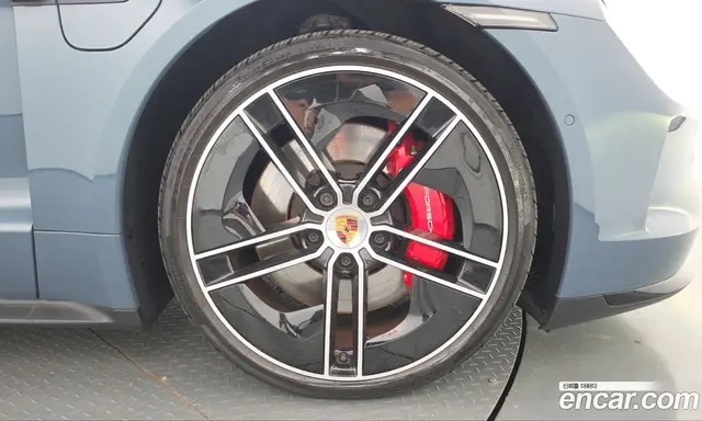 Porsche Taycan 2025 0.1 АКПП, миниатюра 7 Porsche Taycan 2025 0.1 АКПП, миниатюра 7